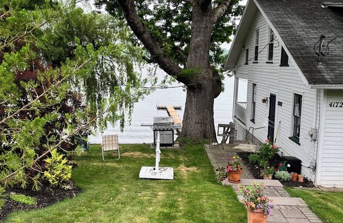 Livonia Cottage | Enjoy a relaxing getaway at Casa San Leone at beautiful Conesus Lake.