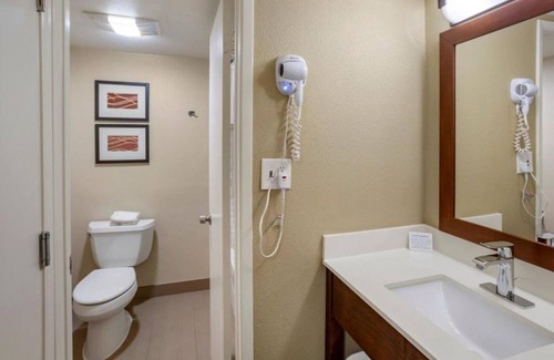 Morse Park House | Enjoy a relaxing stay in a convenient location!