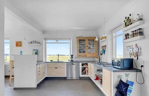 Horslunde House | Enjoy a relaxing vacation in this vacation home in a quiet location!