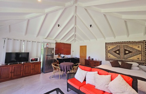Savusavu House | Enjoy a secluded beach escape in this charming cottage.