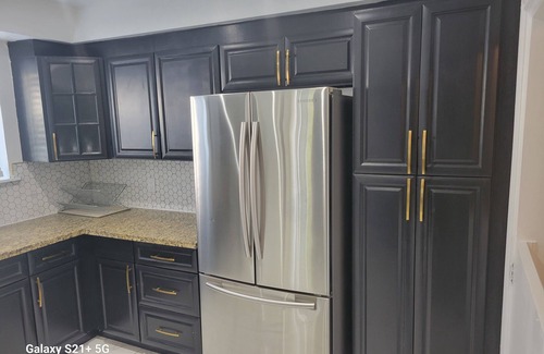 Downsview House | Enjoy a short stay in our newly renovated house with internet and cable TV.