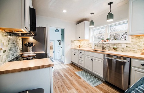 Boyne City Cottage | Enjoy a stylish experience at this centrally-located home