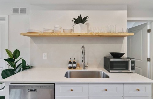 Ferndale Apartment | Enjoy a stylish experience at this unique, modern flat in Downtown Ferndale