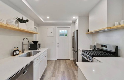 Ferndale Apartment | Enjoy a stylish experience at this unique, modern flat in Downtown Ferndale