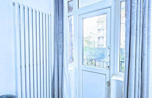 Harringay Apartment | Enjoy a stylish experience at this centrally-located modern apartment.