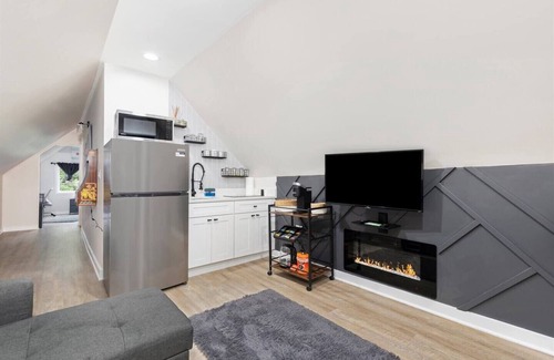 Logan Square Apartment | Enjoy a stylish experience at this centrally-located place