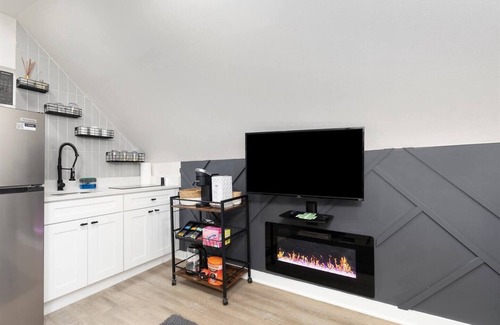 Logan Square Apartment | Enjoy a stylish experience at this centrally-located place