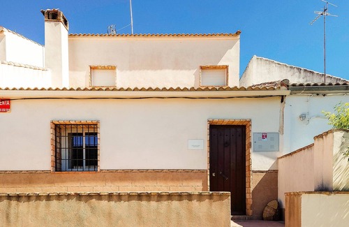 Spain House | Enjoy a sunny vacation in this Andalusian vacation home in El Centenillo.