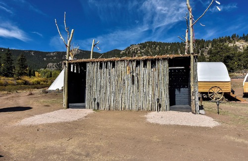 Jefferson House | Enjoy a "Weekend in the Wild" in a Conestoga Wagon [2]