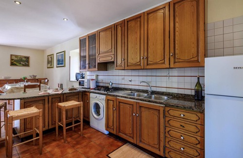 Montopoli di Sabina Apartment | Enjoy a wonderful vacation in this cozy apartment with beautiful views of the countryside.