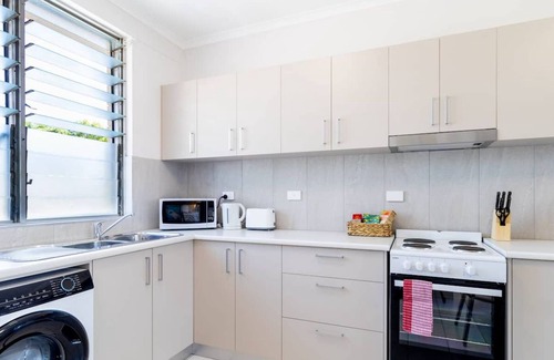 Rapid Creek Apartment | Enjoy affordable accomodation a short walk away from the stunning Nightcliff foreshore