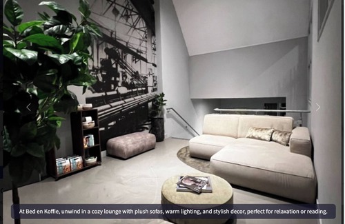 Oss House | Enjoy an elegant room with AC, WiFi, heated floors, and parking. just 5 min from Jan Cunen Museum
