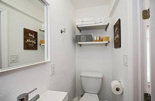 Poinsettia Heights Apartment | Enjoy and relax around Fort Lauderdale area!