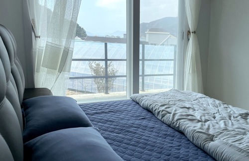 Geoje Bed & Breakfast | Enjoy BARBEQUE with Ocean view!