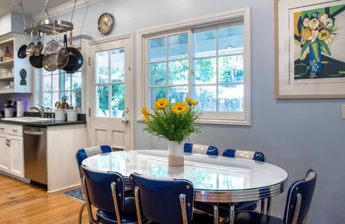 Studio City House | Enjoy! Beautiful home 5 bedrooms, pool, jacuzzi, BBQ dining area in Studio City