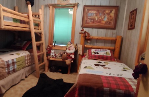 Maggie Valley Cabin | Enjoy beautiful mountain views from the porch