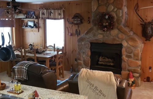 Maggie Valley Cabin | Enjoy beautiful mountain views from the porch