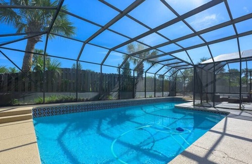 Ormond Beach House | Enjoy Beautiful Ormond Beach 4BR Apt WiFi & Pool