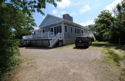 Dennis House | Enjoy Cape Cod this Fall! Cozy & relaxing,