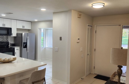 Lockhart House | Enjoy charming 3-bedroom, 2 bath Lake House in a quiet and safe area.