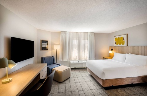 Exchange Place North Hotel | Enjoy Comfort and Convenience on your Vacation!