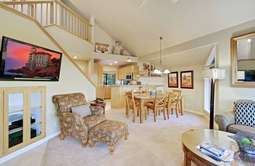 Century West Condo | Enjoy Deschutes River Views from Beautiful 3-Bedroom Mt. Bachelor Village Condo!