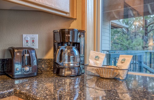 Century West Condo | Enjoy Deschutes River Views from Beautiful 3-Bedroom Mt. Bachelor Village Condo