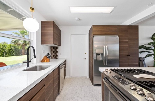 Sunrise Vista Chino House | Enjoy Desert Sunrise Home with Pool and Spa in famous Moviestar Colony