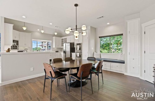 Swede Hill House | Enjoy DT In A Newly Renovated Home Covered Patio
