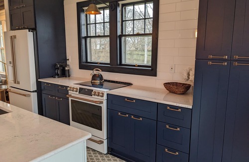 Portsmouth House | Enjoy elegant comfort with breathtaking water views on grand property