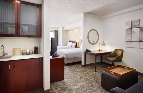 Longmont House | ENJOY EXTRA SPACE AND VIEWS AT OUR LONGMONT, CO HOTEL.