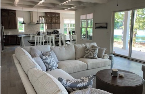 Lake Oconee House | Enjoy Fall At The Lake! Crisp Air, Cozy Fires, Changing Leaves, and FOOTBALL!