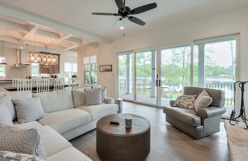 Lake Oconee House | Enjoy Fall At The Lake! Crisp Air, Cozy Fires, Changing Leaves, and FOOTBALL!