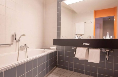 Wolfheze House | Enjoy Forest Serenity in a Plush Room Near De Hoge Veluwe - 2 Units