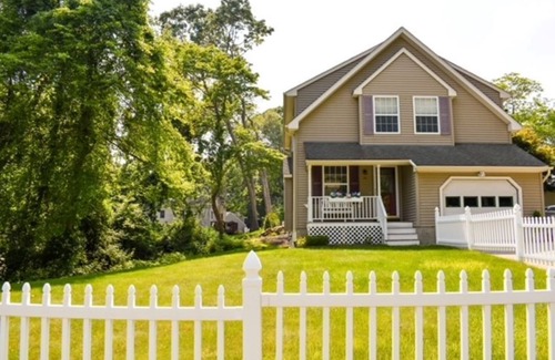 Niantic House | Enjoy Giants Neck Heights Beach, just 0.7 miles from this beautiful 3BR home!