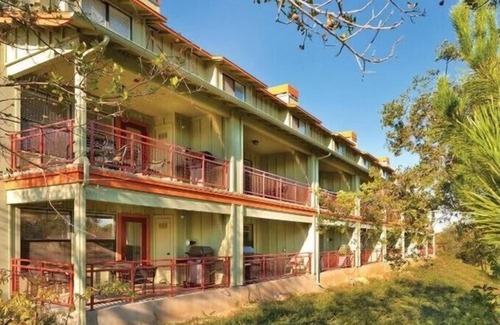 Angels Camp Condo | Enjoy Golf & the Sierra Nevada Beauty in this 2BD resort condo
