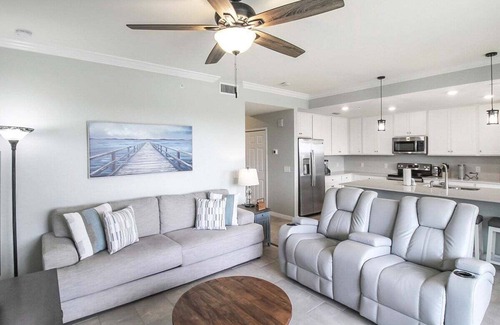 Lakewood Ranch Condo | Enjoy lake and golf views from this Lakewood National condo - Sunsational