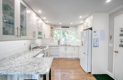 Southampton House | Enjoy Lake Huron breezes, natural surroundings and more at Corner Breeze