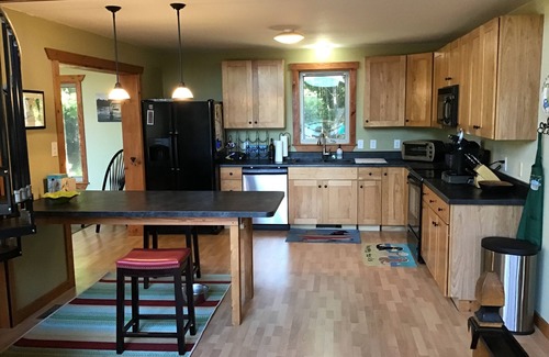 Mineral House | Enjoy lake life FREE kayak and canoes. Relax at this family friendly lake house.