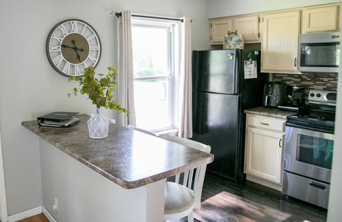 Stevensville House | Enjoy Lake Michigan beaches and beautiful wine country