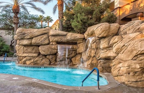 Enterprise Apartment | Enjoy Las Vegas Blvd with the Family in 2BD condo with resort lazy river