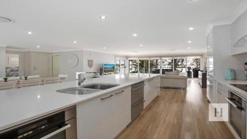 Summerland Point House | Enjoy Lazy Daze