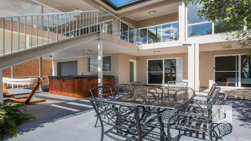Summerland Point House | Enjoy Lazy Daze