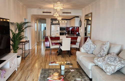 Rockingham Apartment | Enjoy life luxuries with this coastal getaway