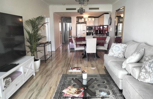 Rockingham Apartment | Enjoy life luxuries with this coastal getaway