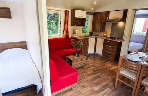 Luxembourg Ardennes House | Enjoy luxury and nature in the Mullerthal mobile home at Resort Walsdorf. Pet-free or pet-friendly.