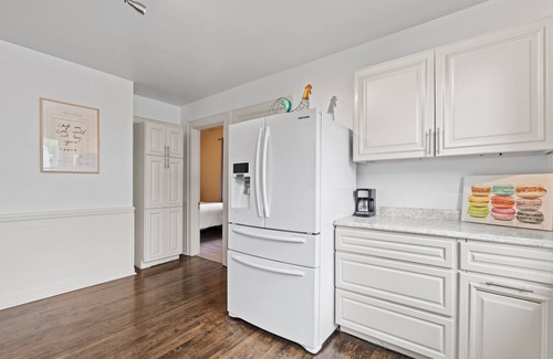 Bay View House | Enjoy Milwaukee's Bayview - 3 bed w/balcony