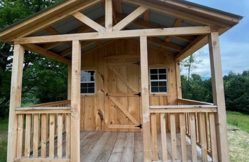 Fletcher Cabin | Enjoy nature in a cabin getaway, wildflowers, lush fields and maple woods trails