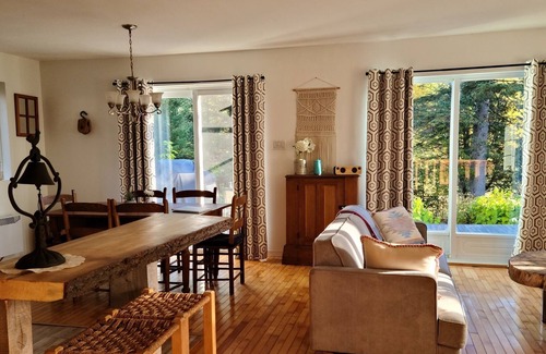 Mauricie Cottage | Enjoy our secluded 125' shoreline on the Rivière-du-Loup surrouded by trees
