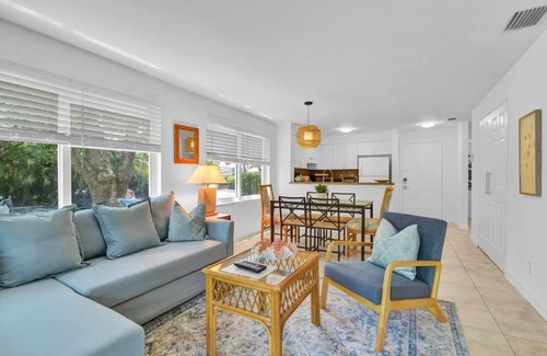 Boca Raton Apartment | Enjoy our 2 bedroom, 2 bath ground floor apartment in West Boca Raton